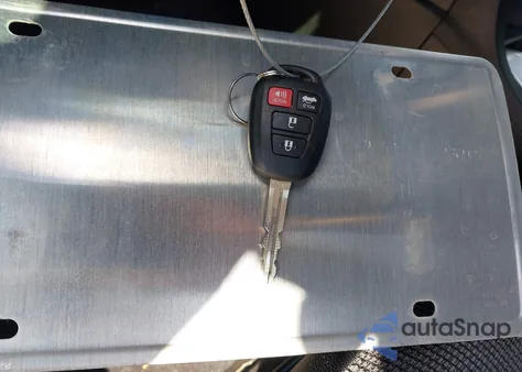 2017 Toyota Corolla Se z USA, uszkodzony, nr VIN 5YFBURHE5HP595740